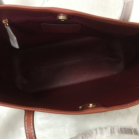 NWT COACH Peanuts Snoopy Tote bag! - Picture 14 of 14